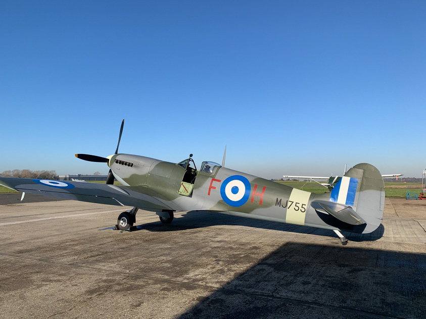 Spitfire MJ 755
