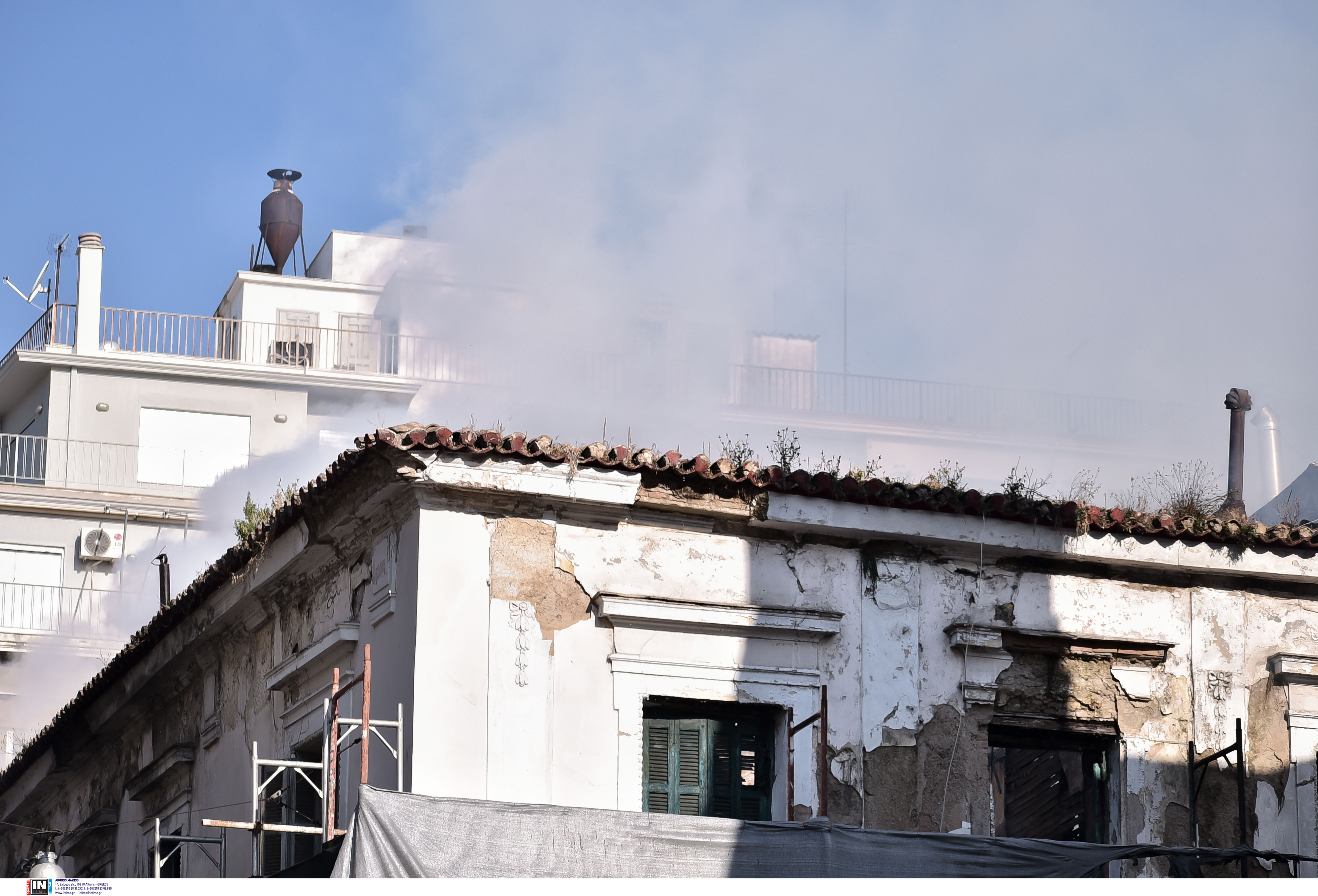 κτήριο καίγεται