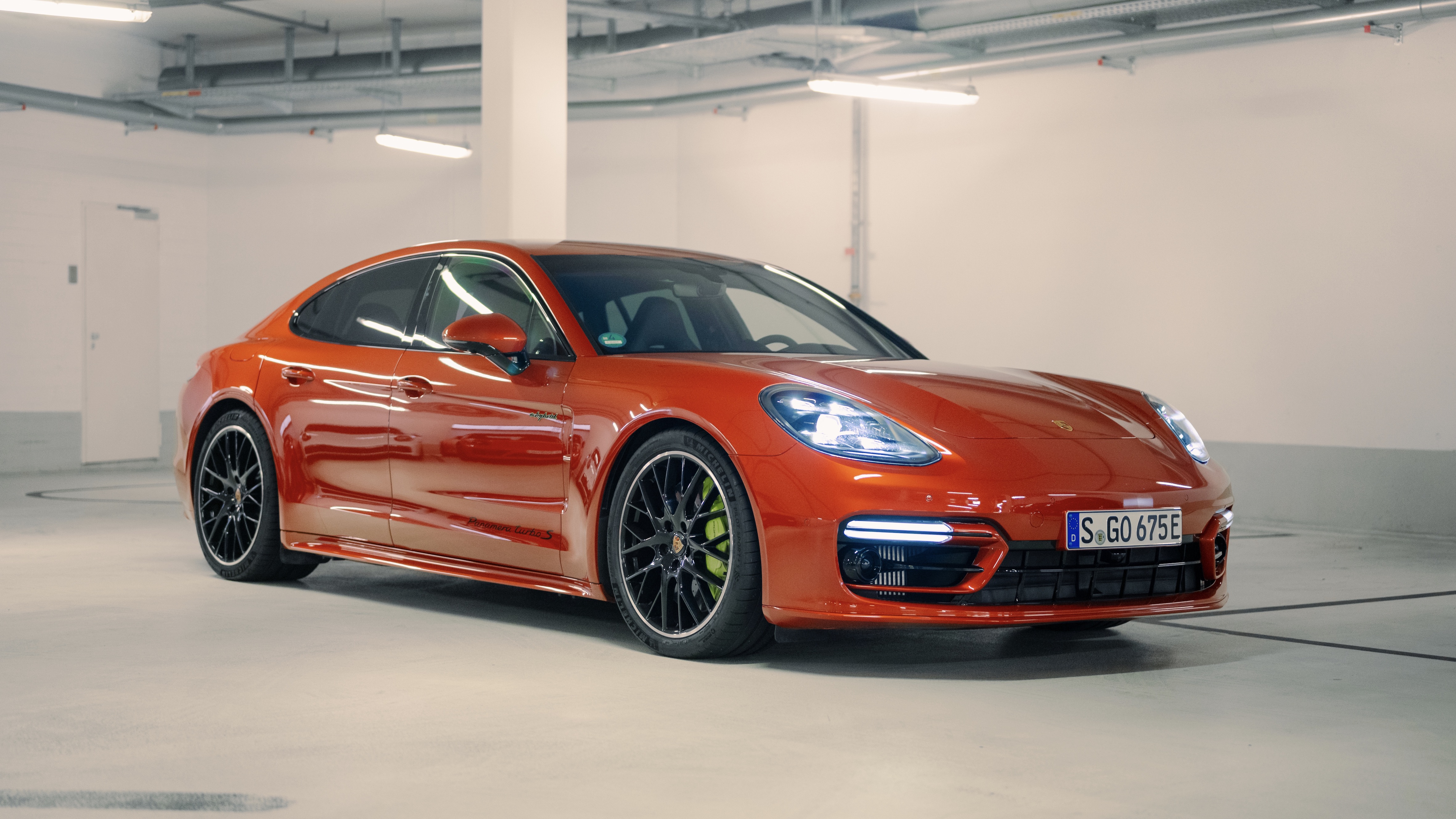 Porsche Panamera 4 Turbo S E-Hybrid (front)