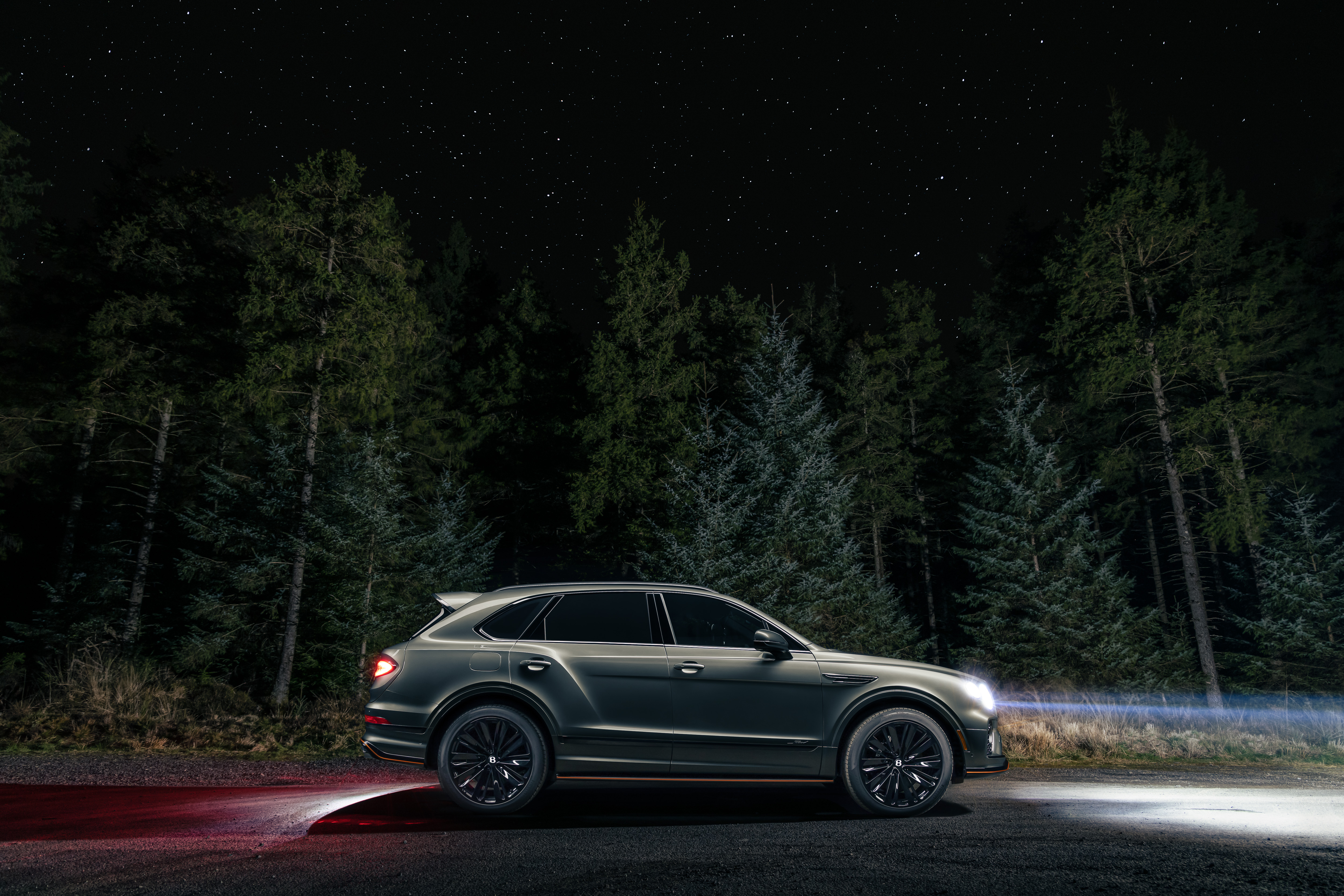 Bentley Bentayga Speed Space Edition (side)