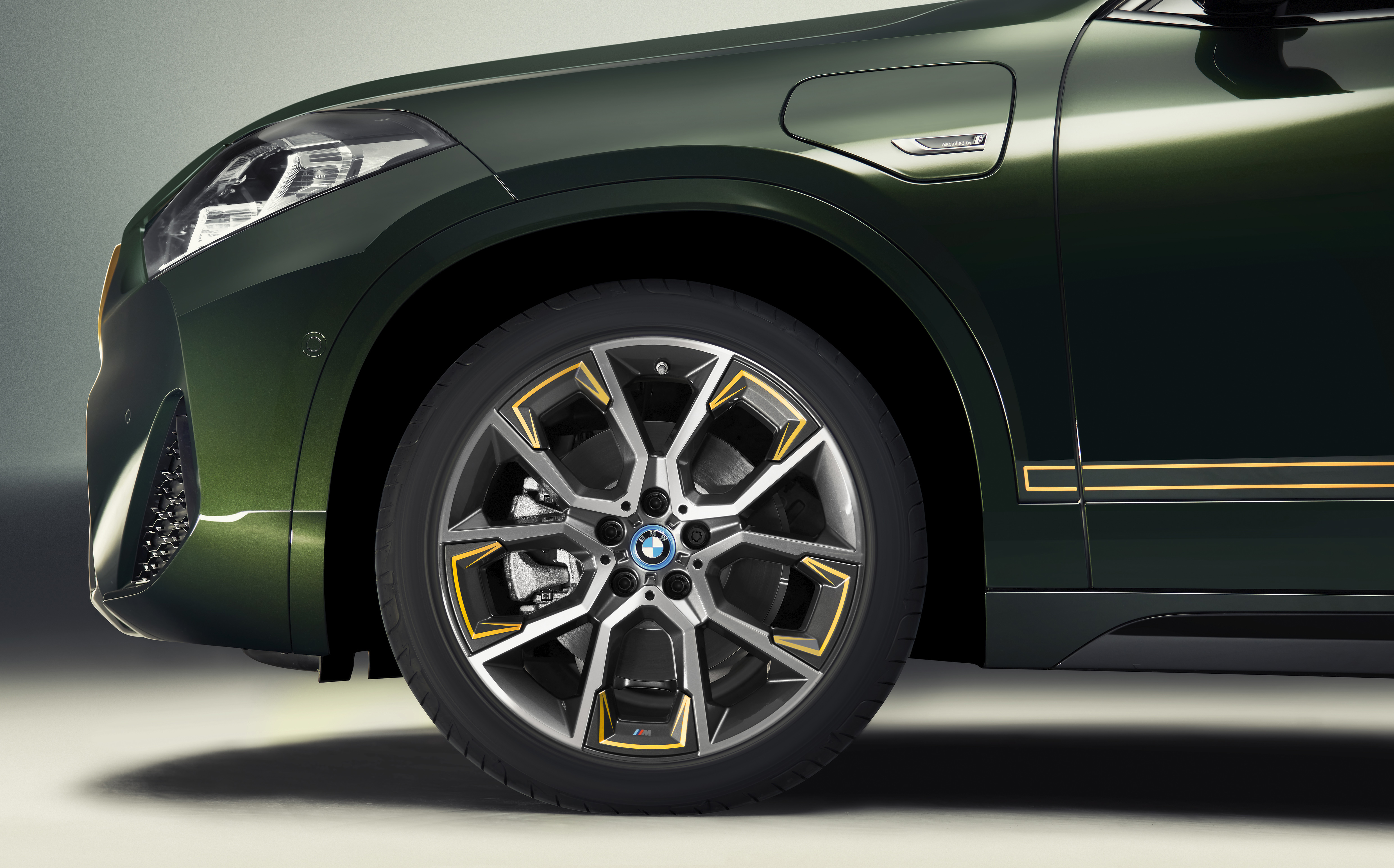 BMW X2 Edition GoldPlay (wheel)