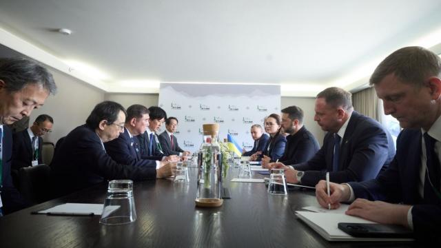 g7