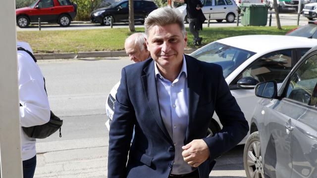 φαραντουρης