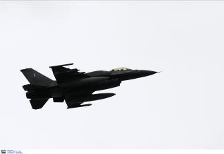 F16