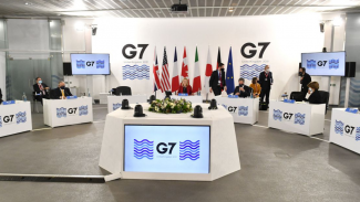 G7