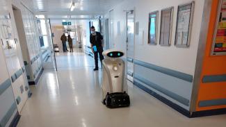 Robot