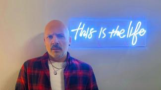NIKOS