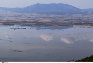 λιμνη
