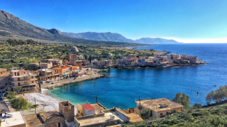 μανη