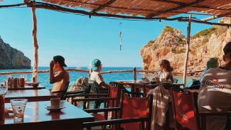 beach bar