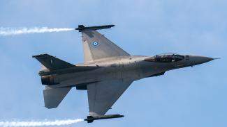 F16
